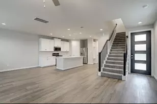 9826 Magnolia Village Ln, Houston, TX 77080 - Photo 4