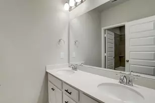 9826 Magnolia Village Ln, Houston, TX 77080 - Photo 12
