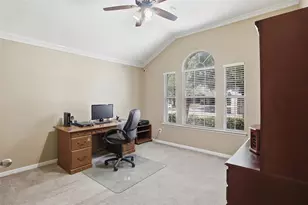 619 Castle Cove Ln, League City, TX 77573 - Photo 2