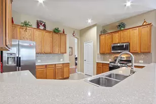 619 Castle Cove Ln, League City, TX 77573 - Photo 14