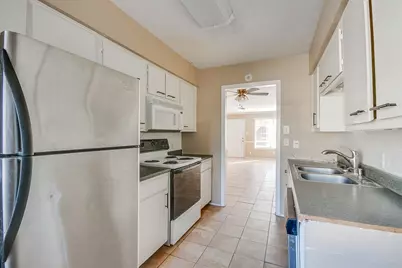 2689 Gessner Road #802, Houston, TX 77080 - Photo 2