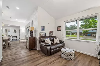 10322 Shadow Wood Drive, Houston, TX 77043 - Photo 12