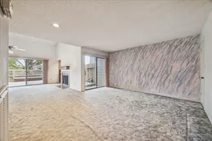 18039 Starboard Dr, Houston, TX 77058 - Photo 2