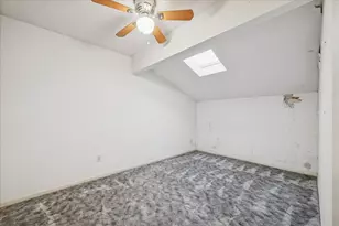 18039 Starboard Dr, Houston, TX 77058 - Photo 14