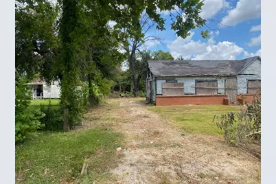 3401 Melbourne Street, Houston, TX 77026 - Photo 2
