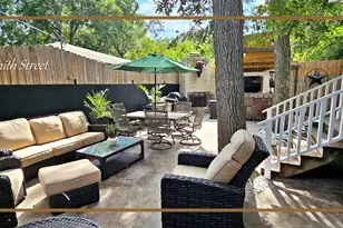 201 Smith St, Columbus, TX 78934 - Photo 2