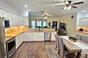 201 Smith St, Columbus, TX 78934 - Photo 6