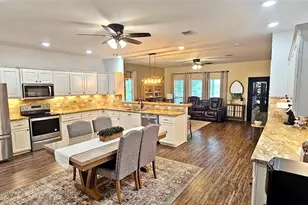 201 Smith St, Columbus, TX 78934 - Photo 4