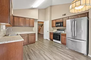 902 Essex Dr, Friendswood, TX 77546 - Photo 6