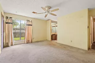 902 Essex Dr, Friendswood, TX 77546 - Photo 8