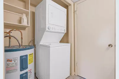 9809 Richmond Avenue #E8, Houston, TX 77042 - Photo 18