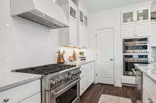 1800 Mesquite Trl, Dayton, TX 77535 - Photo 6