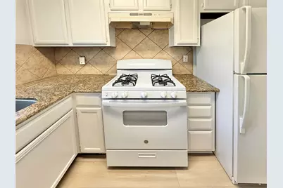 6 Maywind Court, The Woodlands, TX 77381 - Photo 16