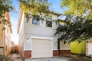 4935 N Cancun Dr, Houston, TX 77045 - Photo 4