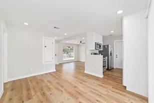 7706 Deadwood Dr, Houston, TX 77040 - Photo 6