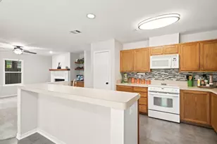 247 Sandpebble Dr, The Woodlands, TX 77381 - Photo 16