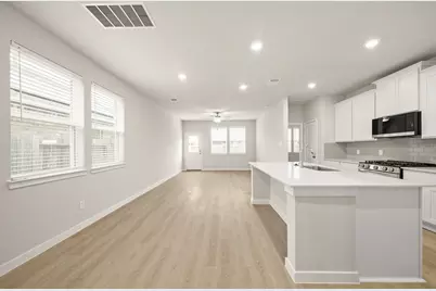 13137 Leisure Cove Drive, Texas City, TX 77568 - Photo 8