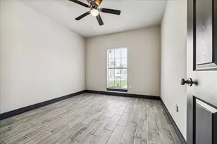 7918 Bowen St, Houston, TX 77051 - Photo 6