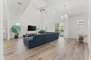 1430 W 34th 1/2 St, Houston, TX 77018 - Photo 14