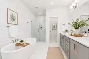 1430 W 34th 1/2 St, Houston, TX 77018 - Photo 6