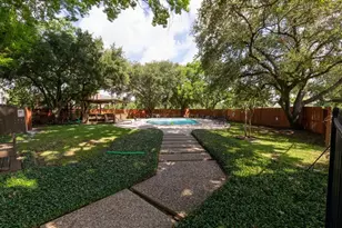 11710 Southlake Dr, Houston, TX 77077 - Photo 20