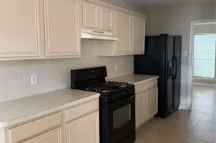 15318 Inks Lake Dr, Sugar Land, TX 77498 - Photo 4