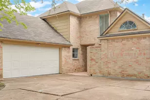10603 Mills Cir, Houston, TX 77070 - Photo 2