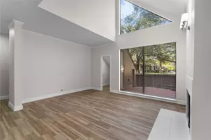 336 Litchfield Ln, Houston, TX 77024 - Photo 10
