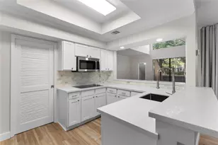 336 Litchfield Ln, Houston, TX 77024 - Photo 4