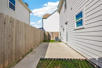 1257 W Tidwell Road, Houston, TX 77091 - Photo 22