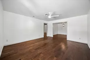 1327 Guese Rd, Houston, TX 77008 - Photo 4