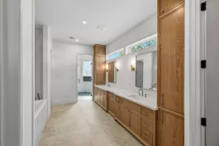 927 Peachwood Bend Dr, Houston, TX 77077 - Photo 32