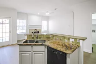 14819 Flowerwood Dr, Houston, TX 77062 - Photo 6