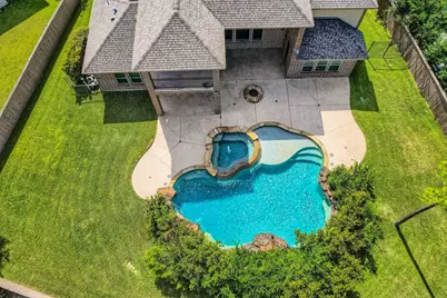 6 Freestone Stream Place, The Woodlands, TX 77389 - Photo 2