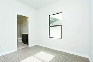 990 Grenshaw St, Houston, TX 77088 - Photo 18