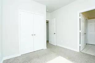990 Grenshaw St, Houston, TX 77088 - Photo 16