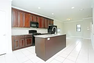 990 Grenshaw St, Houston, TX 77088 - Photo 6