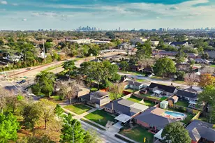 4913 W 43rd St, Houston, TX 77092 - Photo 34