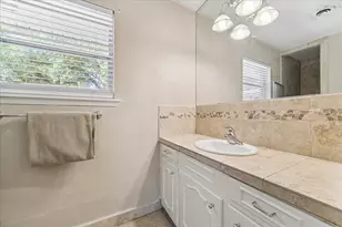 5422 Spellman Rd, Houston, TX 77096 - Photo 6