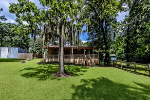 17 Pine Wood Dr, Huntsville, TX 77320 - Photo 1