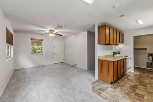 17 Pine Wood Dr, Huntsville, TX 77320 - Photo 6