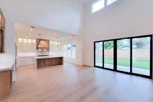 1922 Norcrest Dr Dr, Houston, TX 77055 - Photo 12