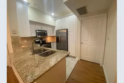 1901 Post Oak Park Drive #13304, Houston, TX 77027 - Photo 2