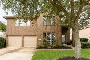 3905 Austin Lake Ct, Pearland, TX 77581 - Photo 2