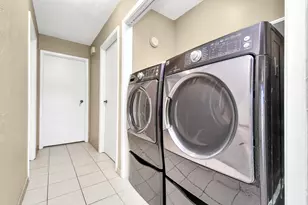 2501 Gulf Freeway, Dickinson, TX 77539 - Photo 18