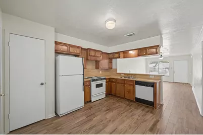 1605 Hazelwood Street #B, Conroe, TX 77301 - Photo 8