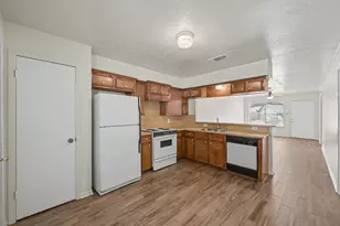 1605 Hazelwood St, Conroe, TX 77301 - Photo 8