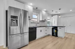 16007 Diana Ln, Houston, TX 77062 - Photo 16