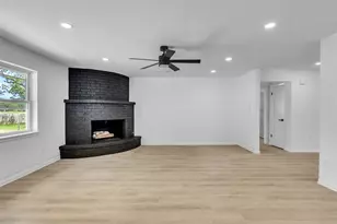 16007 Diana Ln, Houston, TX 77062 - Photo 20