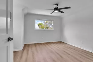 16007 Diana Ln, Houston, TX 77062 - Photo 38